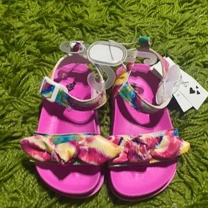 Girls multi color sandals (Las)
